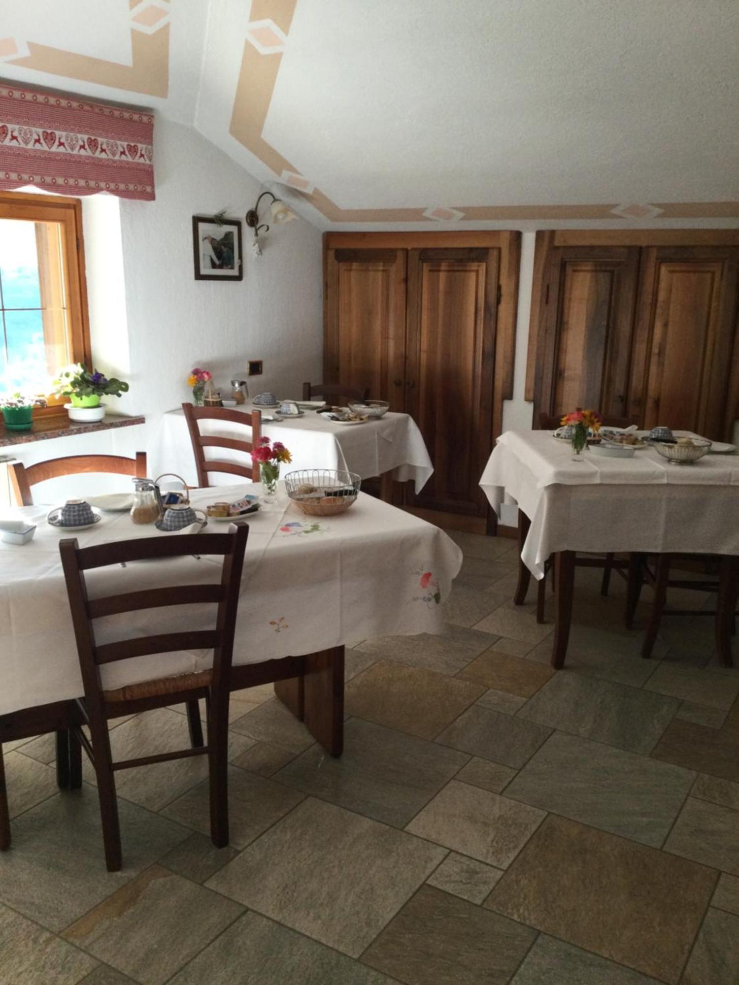 B&B Les Fleurs Gignod Екстериор снимка