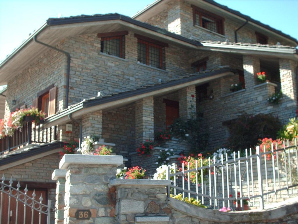 B&B Les Fleurs Gignod Екстериор снимка