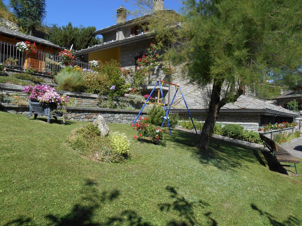 B&B Les Fleurs Gignod Екстериор снимка