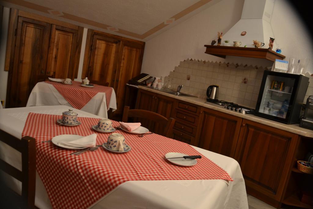 B&B Les Fleurs Gignod Екстериор снимка